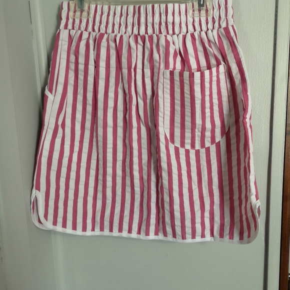 SALE ☀️☀️UO Summer  Mini Skirt!! ☀️ - Picture 3 of 4